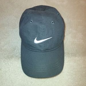 Nike gray Child snap-back cap
